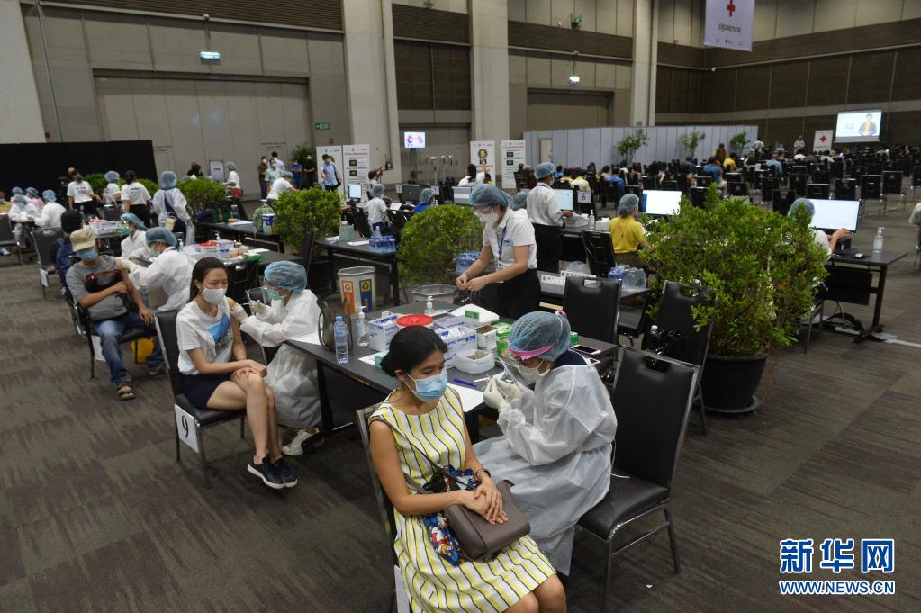 泰晤士河上一名11岁的女学生落水，目前正在进行“大规模”搜索